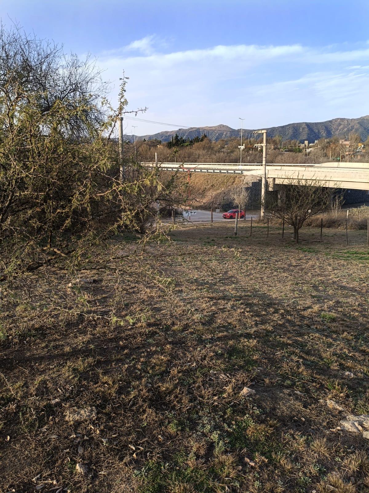 OPORTUNIDAD DE INVERSIÓN –VENTA DE LOTE (1.819 m2) Barrio Mirador del Lago